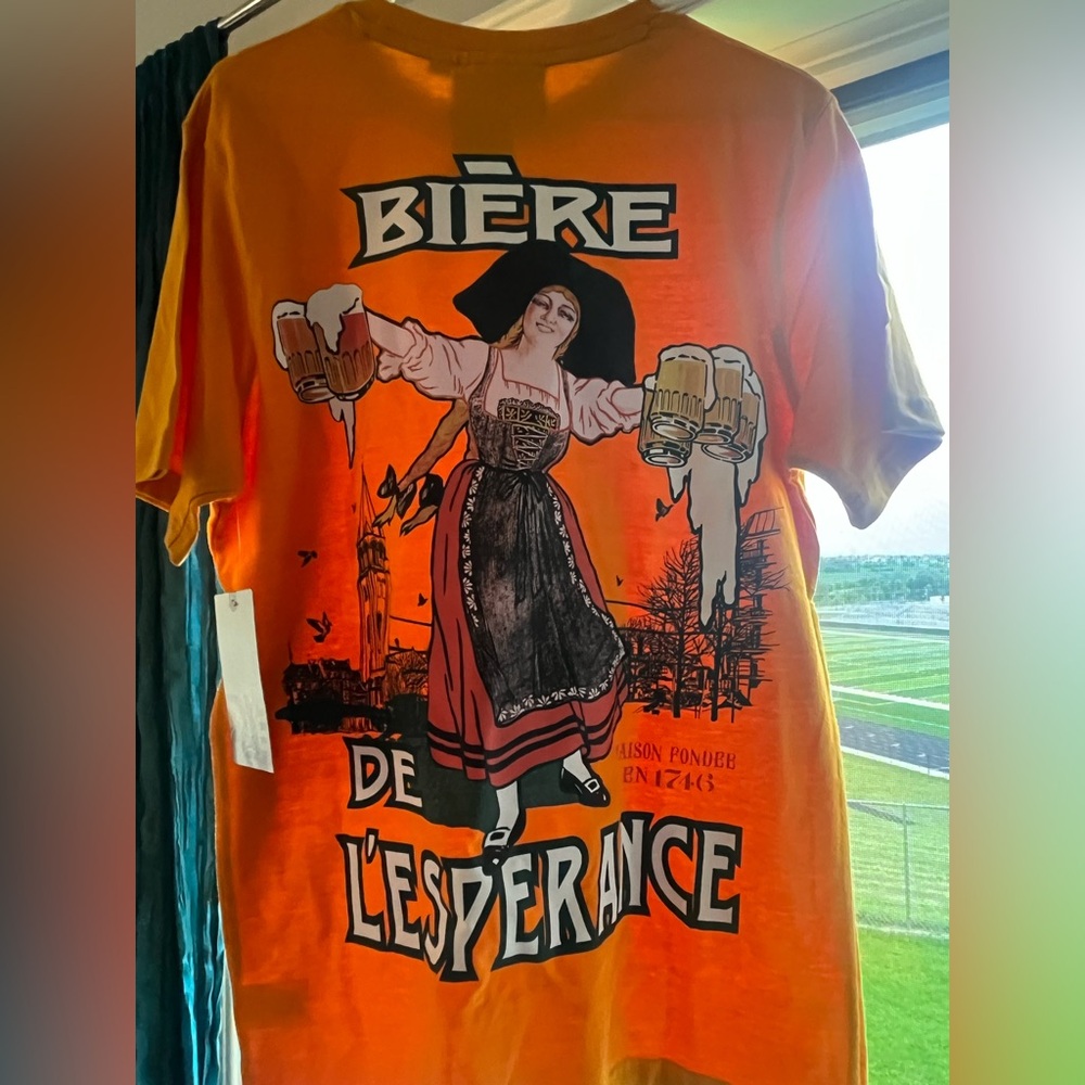 Rebel Vengence Orange T-Shirt with Graphic Design
NWT
Men Medium
